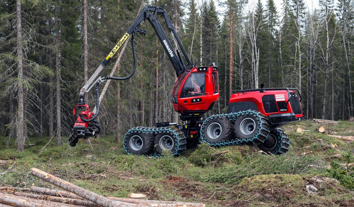 Komatsu 931XC 8 Wheeled Harvester - NordicWoodJournal