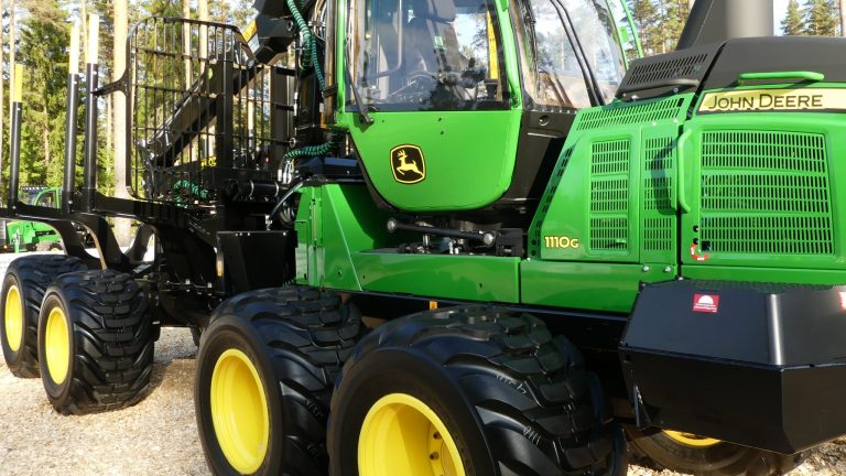 John Deere has one third of the Swedish forwarder market