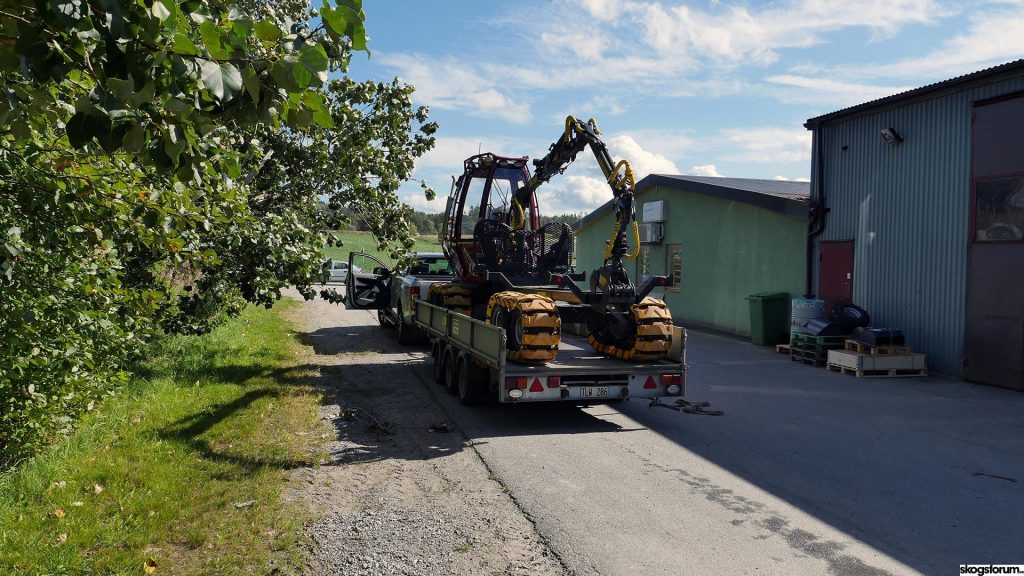 Alstor can be transported by car trailer