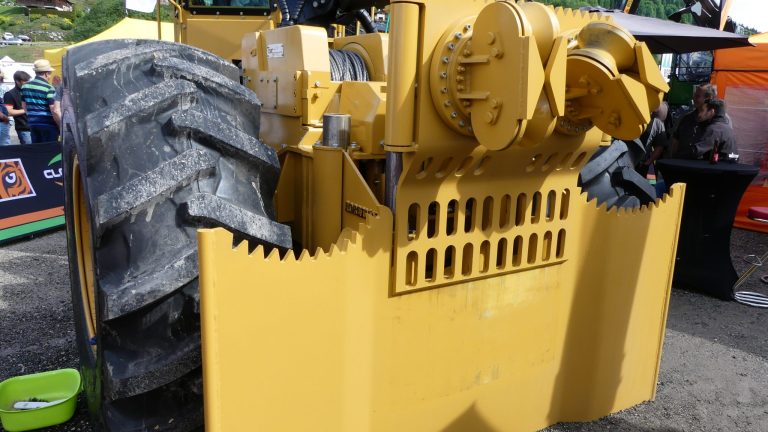 skidder steelplate rear