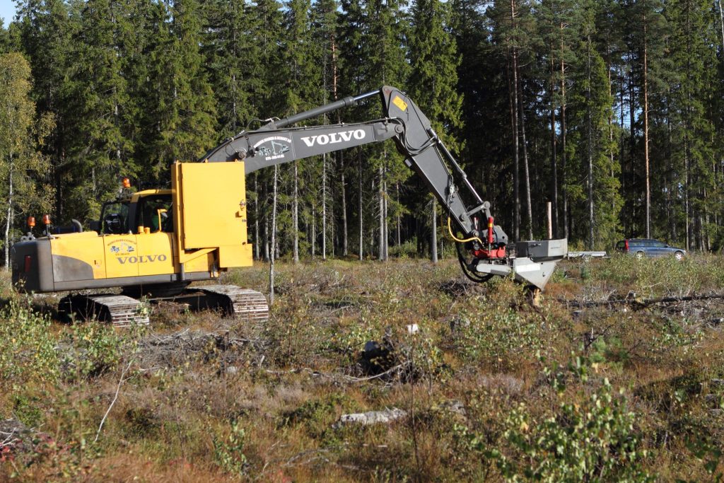 Bracke-planting-machine