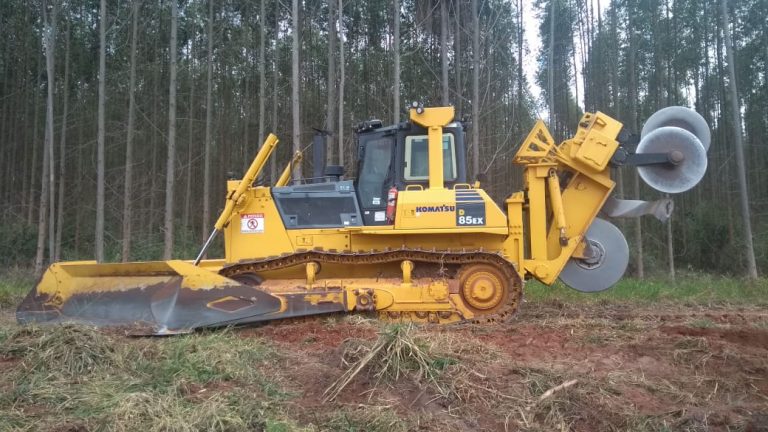 Komatsu planter